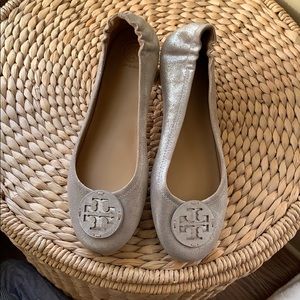Tory Burch Minnie travel muted gold ballet flats